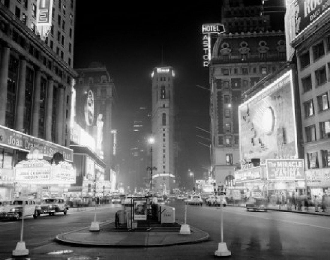 USA New York City Times Square at night Canvas Art - (18 x 24)
