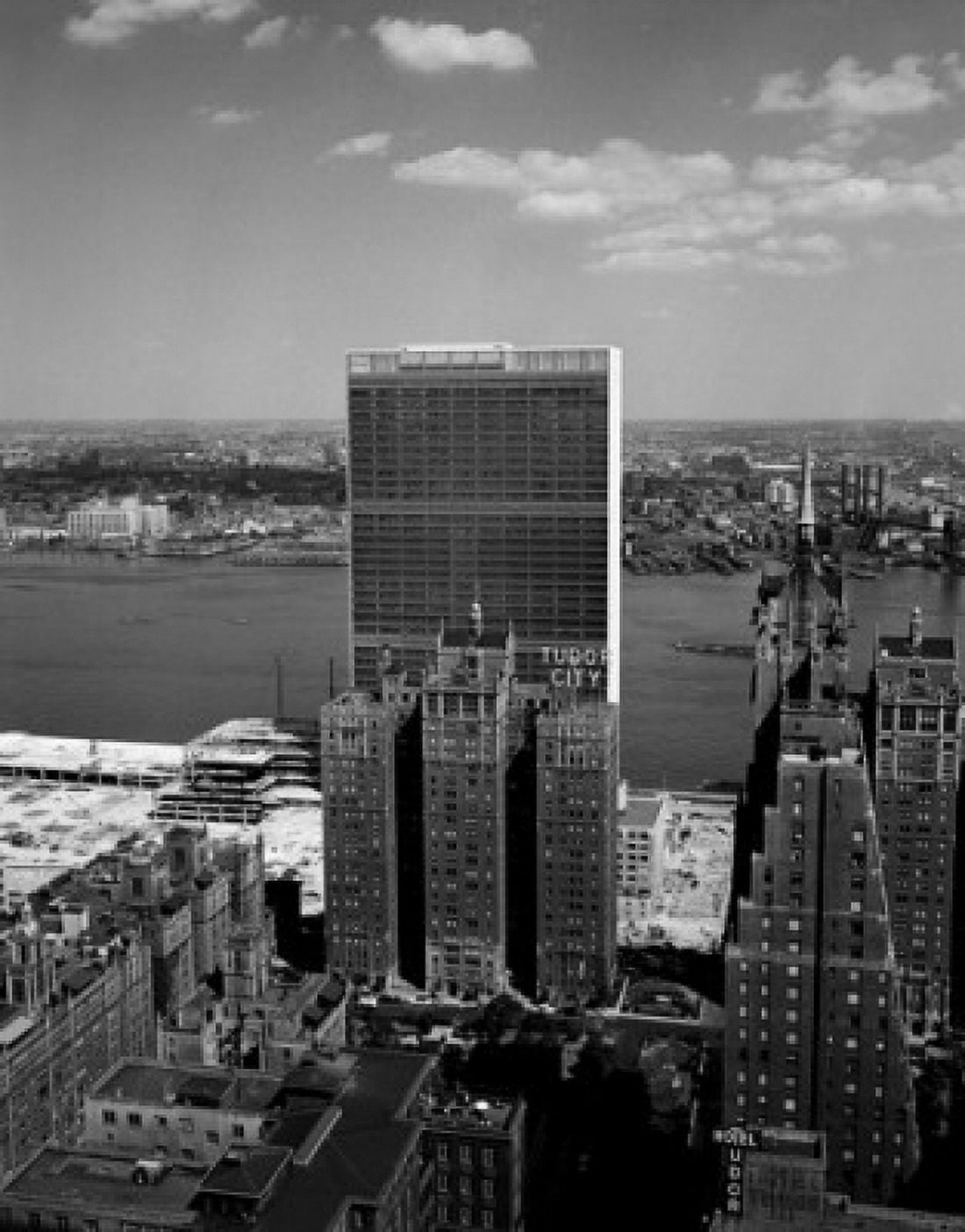 USA New York City UN Building Canvas Art -  (24 x 36)