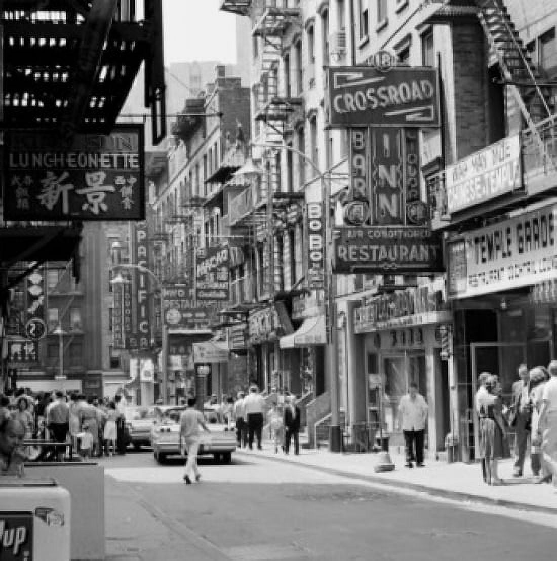 USA New York City street scene Canvas Art - (18 x 24)