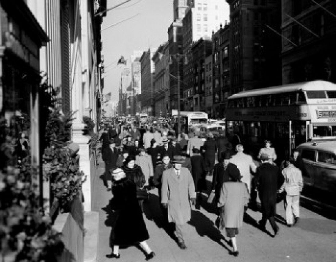 USA New York City street scene Canvas Art - (24 x 36)