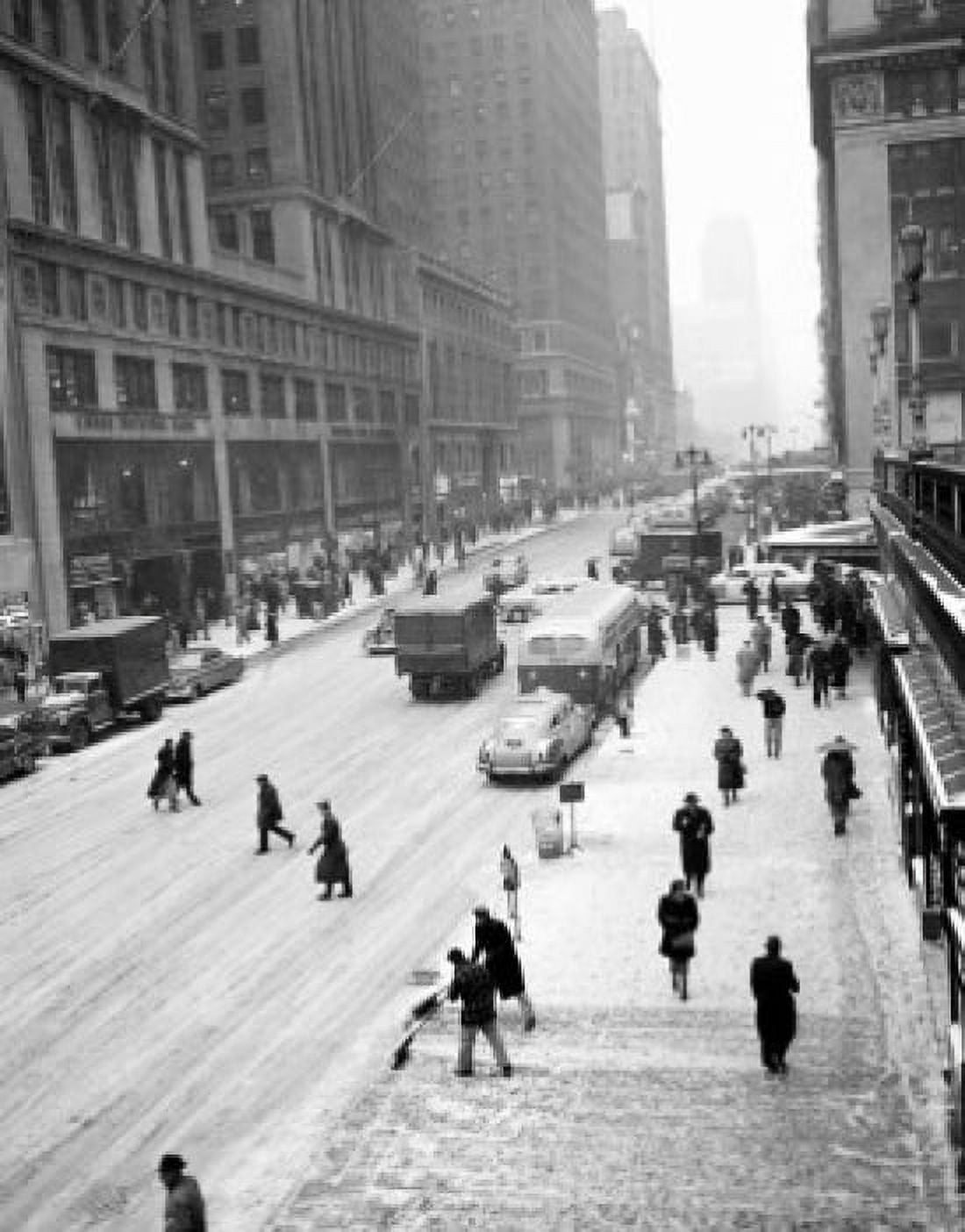 USA New York City winter street scene Canvas Art - (18 x 24)