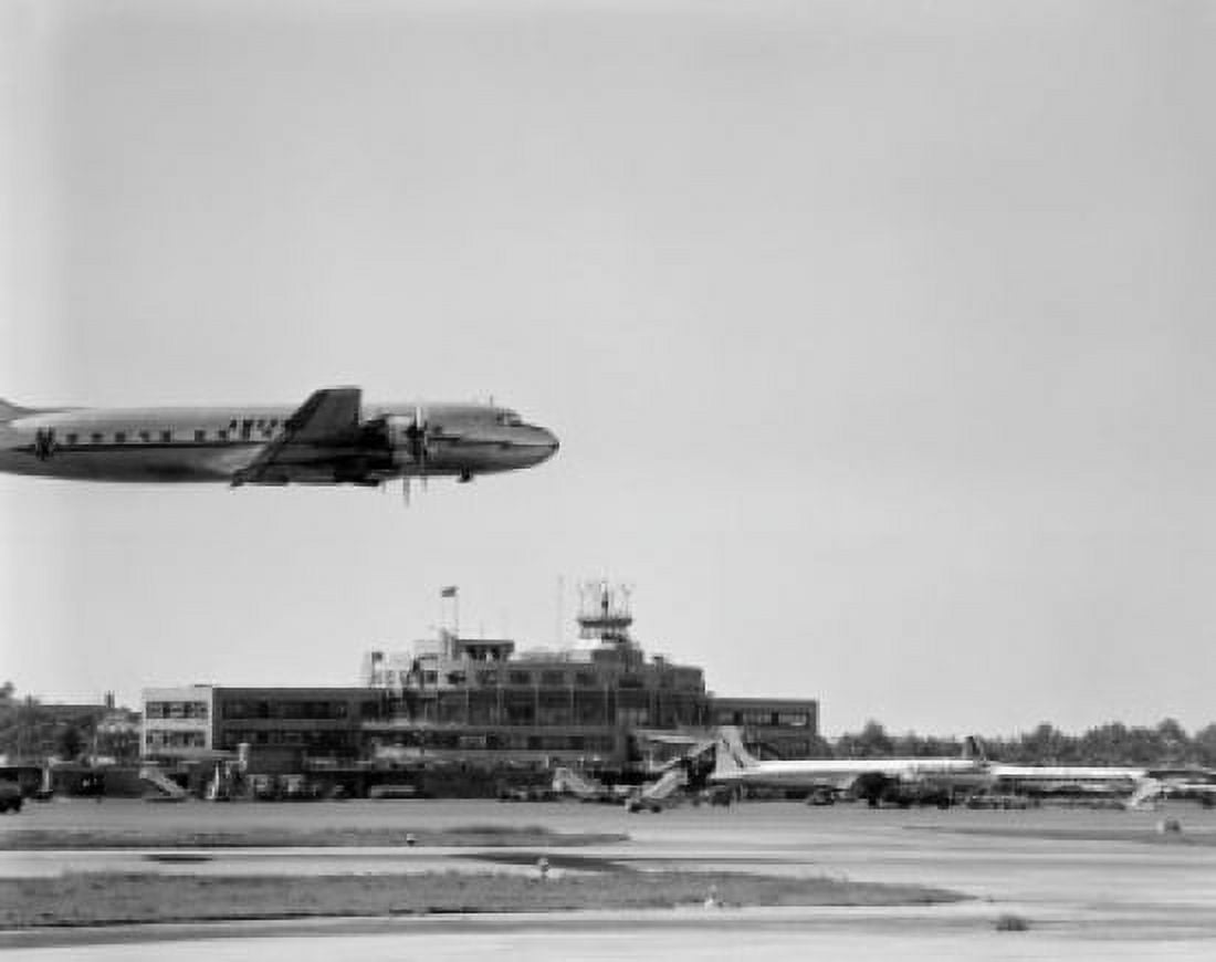 USA New York La Guardia Airport landing plane Canvas Art - (18 x 24)