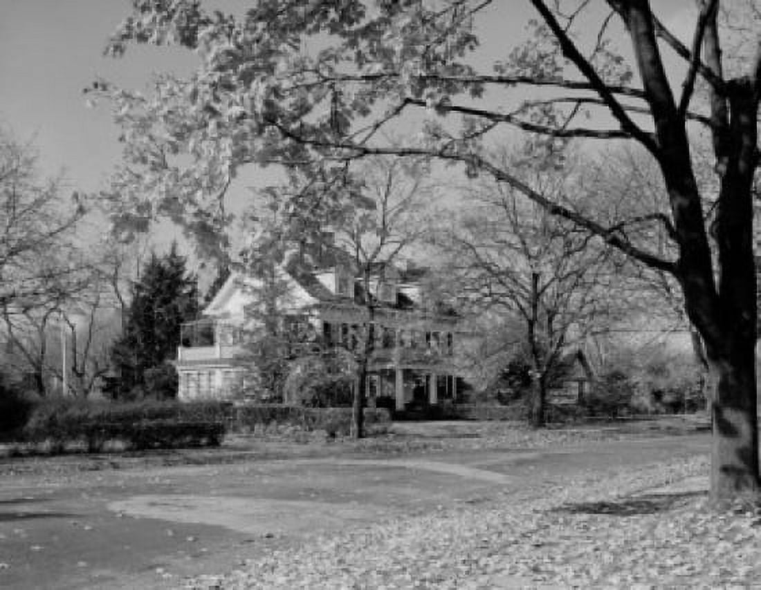 USA New York New Rochelle White house on Elk Avenue Canvas Art - (18 x 24)