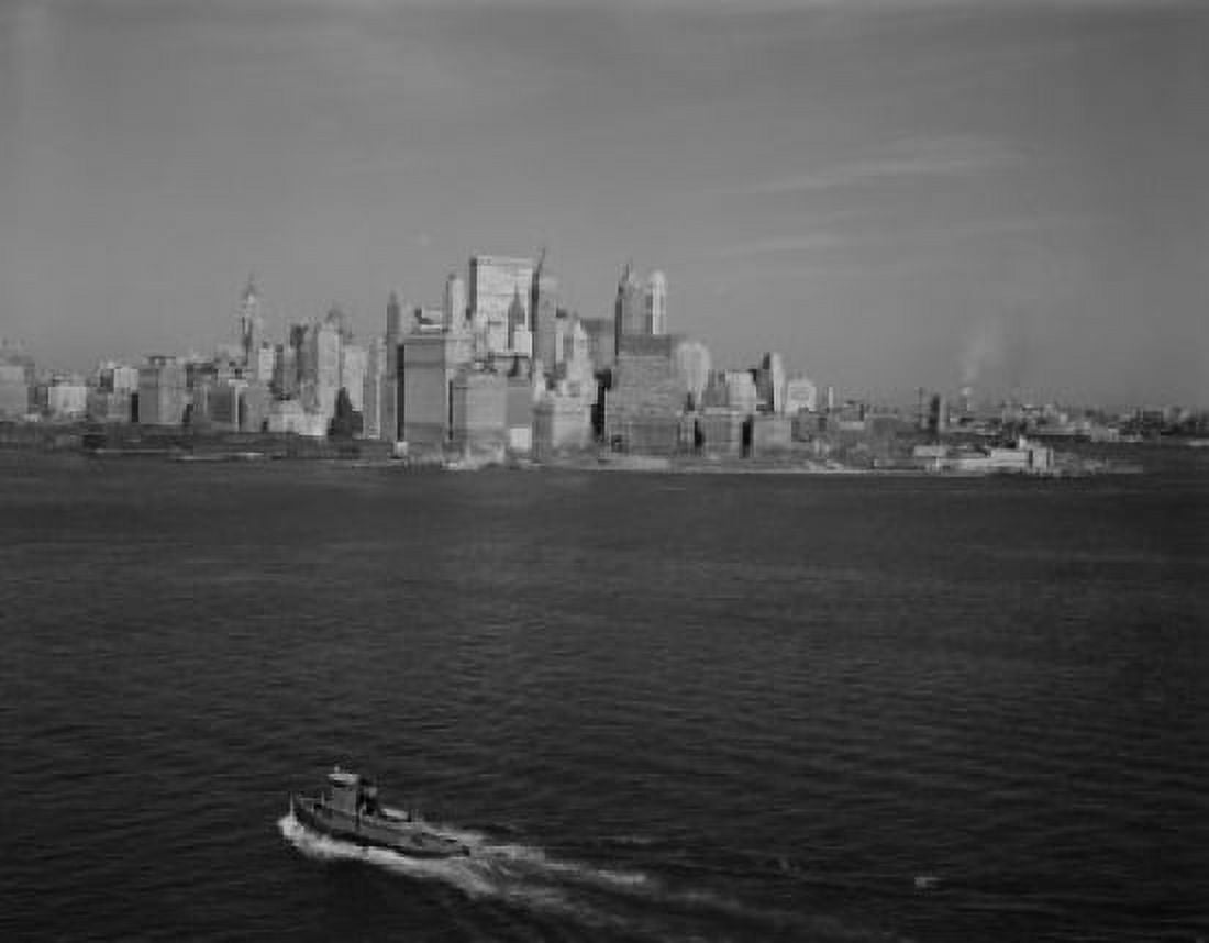 USA New York New York City Manhattan skyline across Hudson River Canvas Art - (18 x 24)
