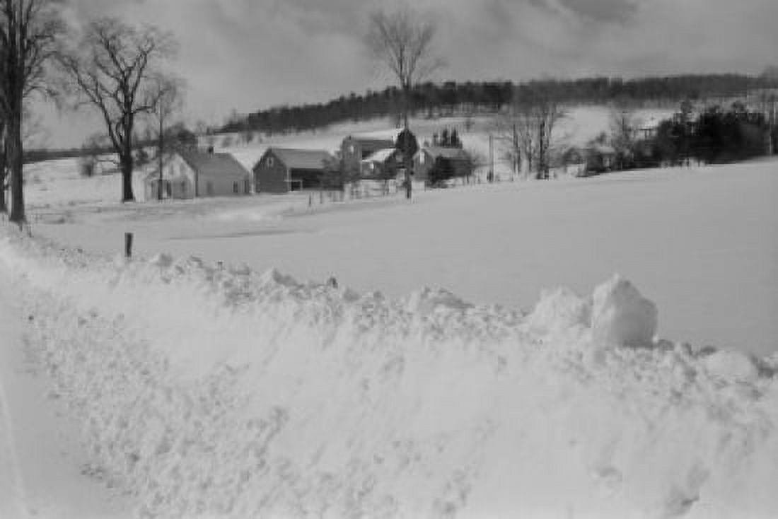 USA New York State Farmhouses and snow covered fields Canvas Art - (18 x 24)