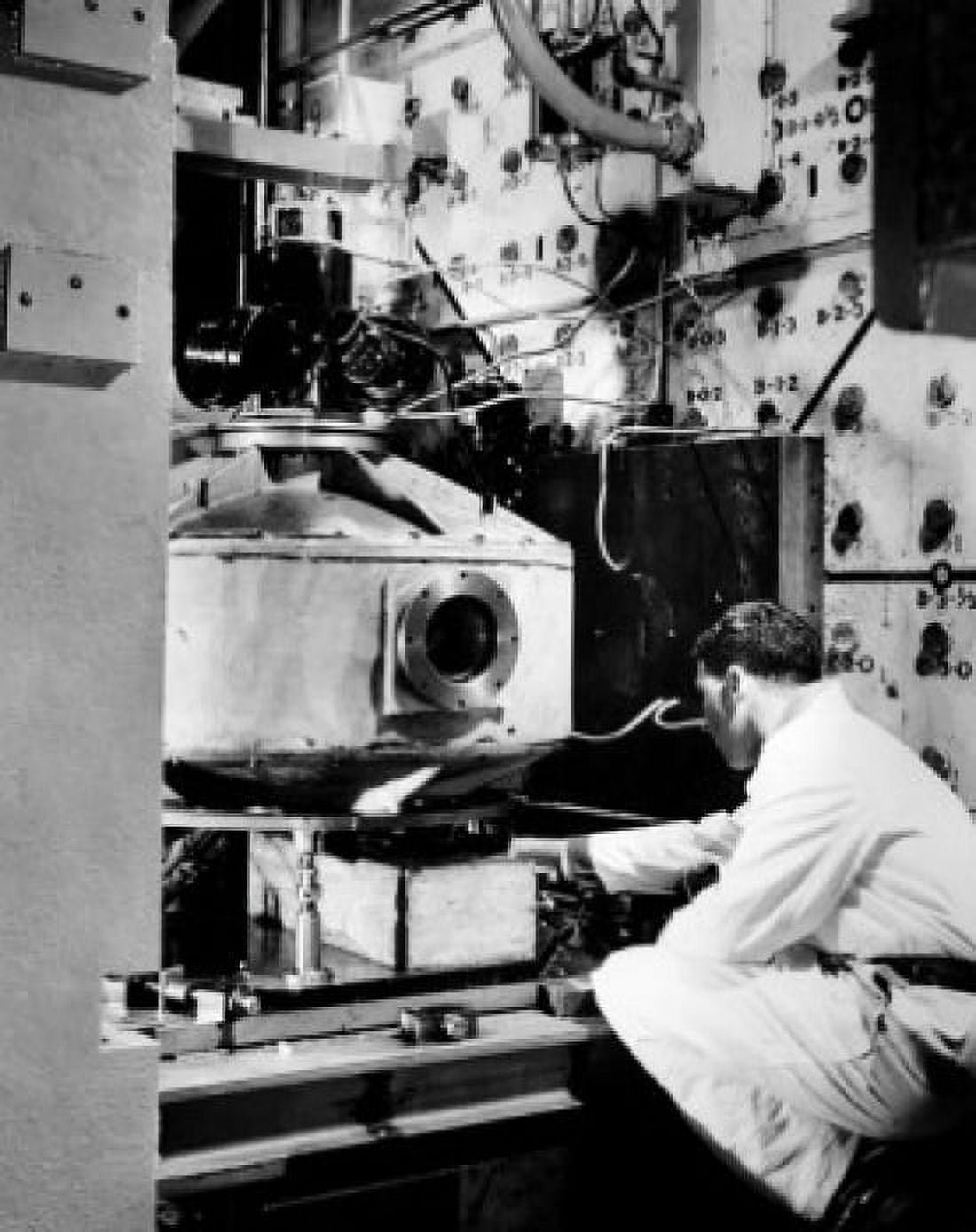 USA New York State Long Island Upton Brookhaven National Laboratory side profile of scientist working in nuclear laboratory Canvas Art - (18 x 24)