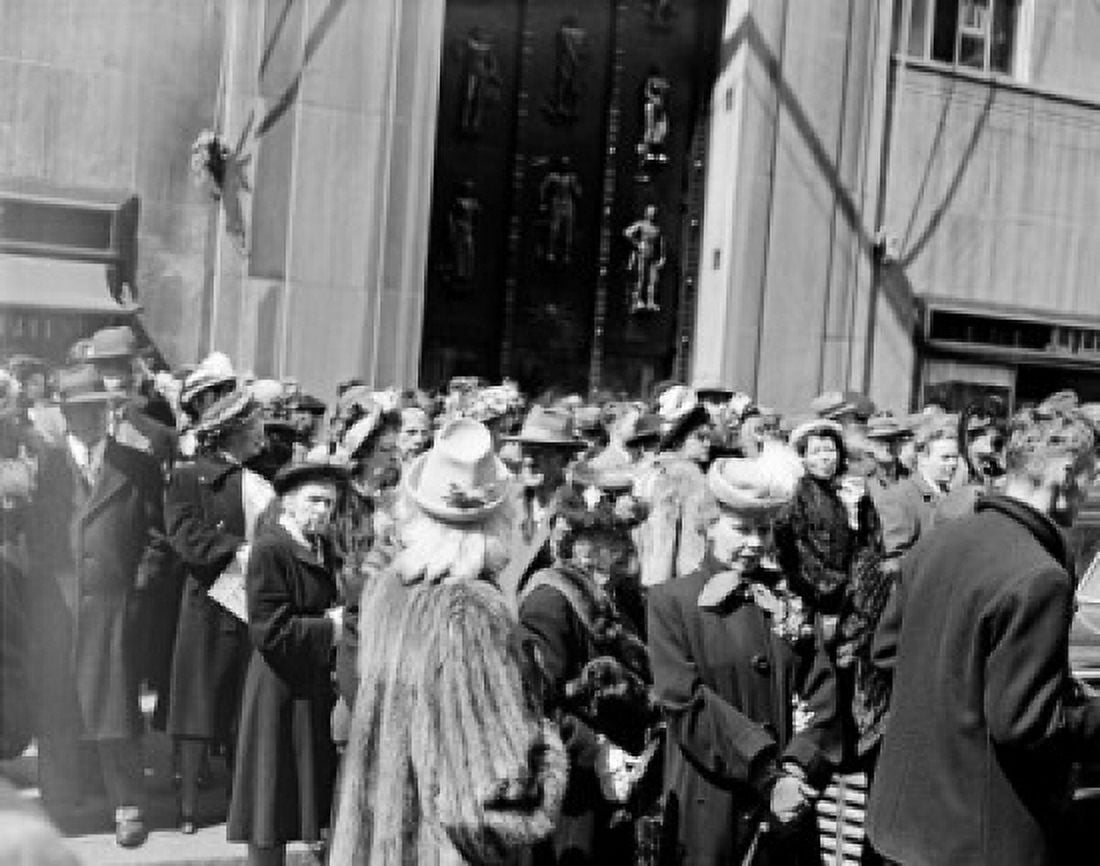 USA New York State New York City 5th Avenue people on Easter Parade 1948 Canvas Art - (18 x 24)