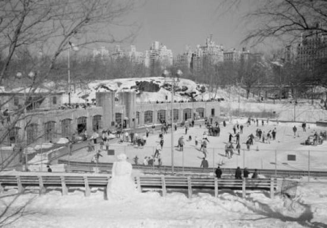 USA New York State New York City Central Park Wollmans Memorial winter ice skating Fifth Avenue skyline in background Canvas Art - (18 x 24)