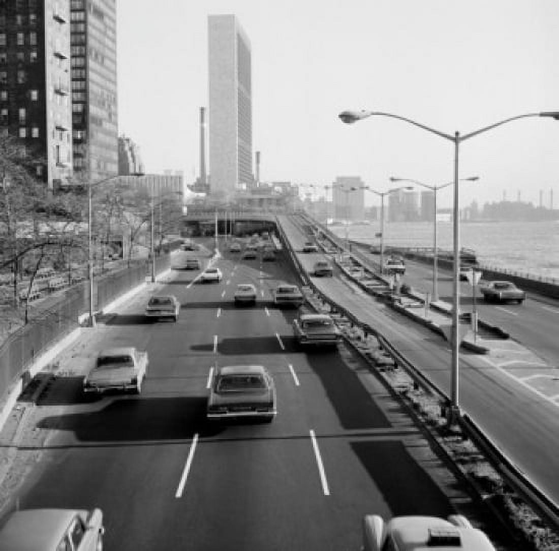 USA New York State New York City East River Drive Canvas Art - (18 x 24)