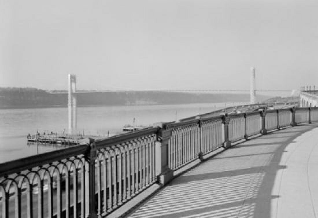 USA New York State New York City Empty promenade along river bridge in the background Canvas Art - (18 x 24)