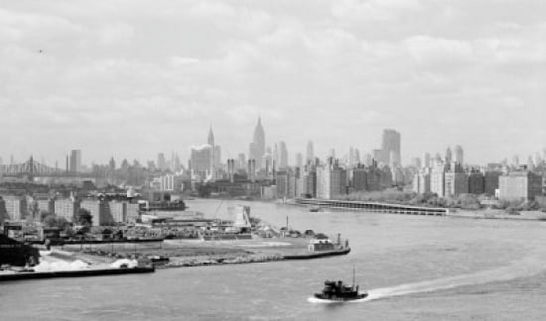 USA New York State New York City Skyline shot from Triborough Bridge looking toward Midtown Canvas Art - (18 x 24)