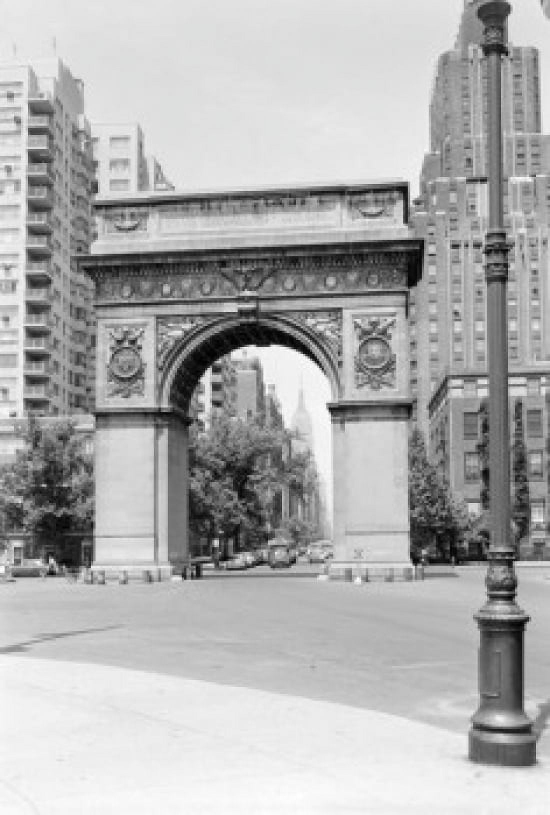 USA New York State New York City Washington Arch Canvas Art - (24 x 36)