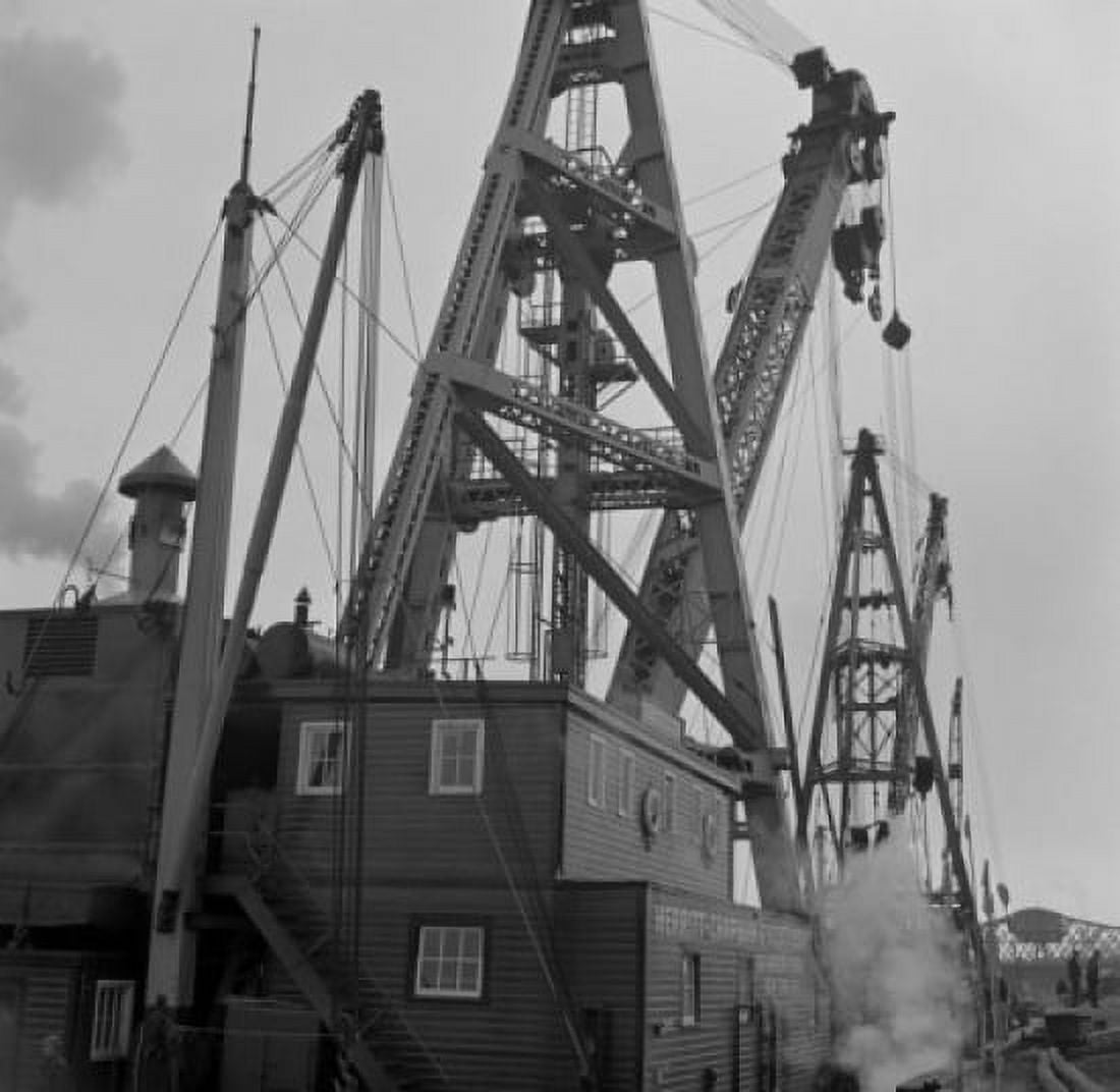 USA New York State New York City construction of new Third Avenue Bridge over Harlem river Canvas Art - (18 x 24)