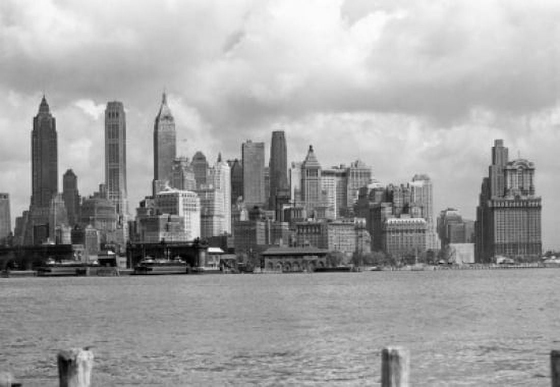 USA New York State New York city skyline Canvas Art - (24 x 36)
