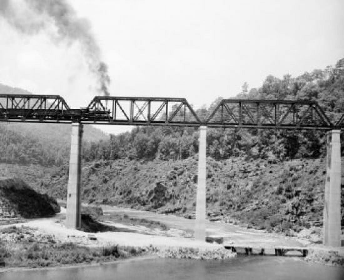 USA North Carolina Southern Railway Bridge over the Little Tennessee River Canvas Art -  (18 x 24)