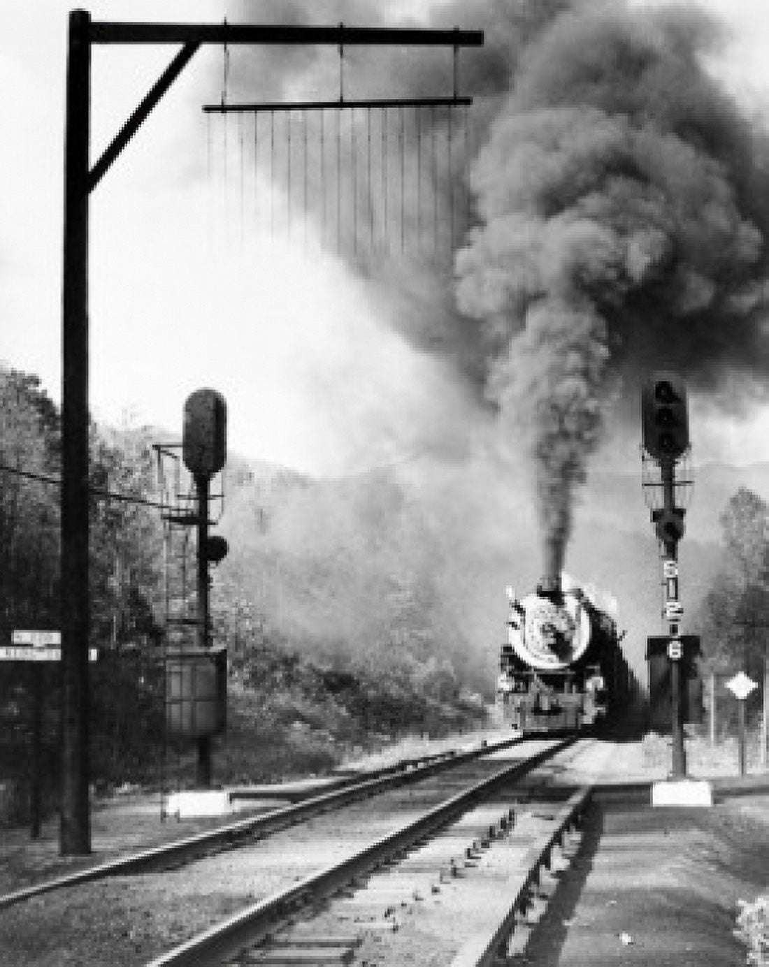 USA North Carolina three miles below Ridgecrest Southern Railway freight train crossing Blue Ridge Mountains just before entering Licklog Tunnel Canvas Art - (24 x 36)