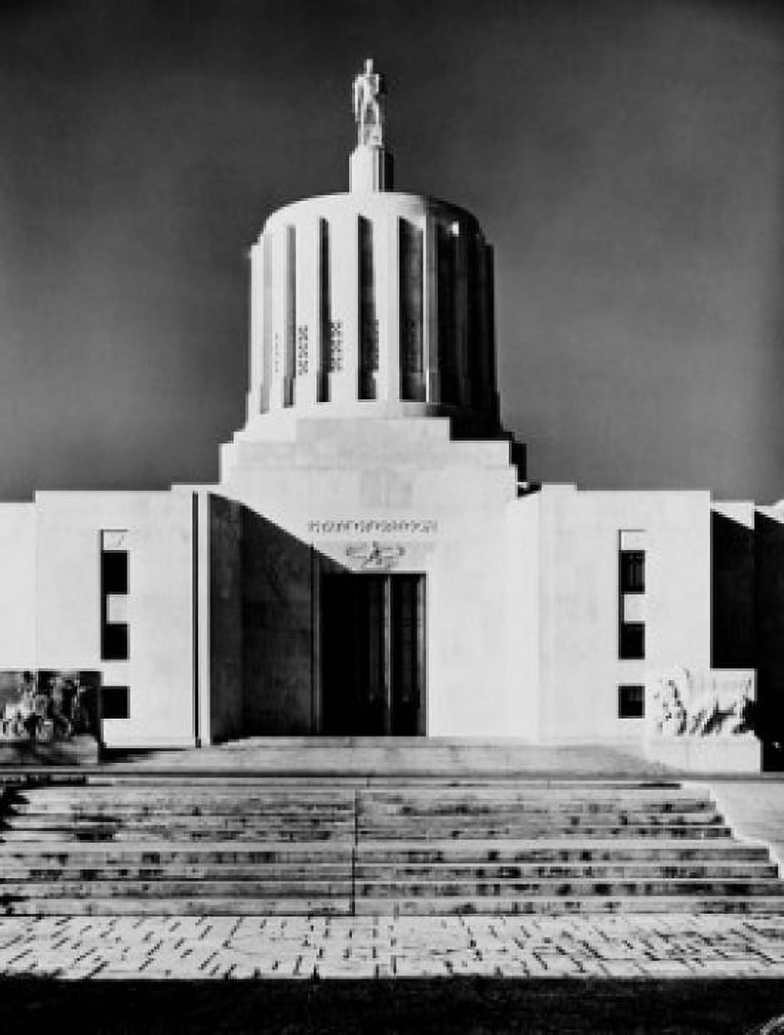 USA Oregon State Capitol Building Canvas Art - (18 x 24)