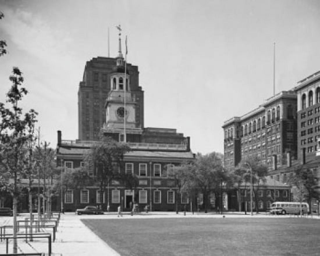 USA Pennsylvania Independence National Historical Park Independence Hall Canvas Art - (24 x 36)