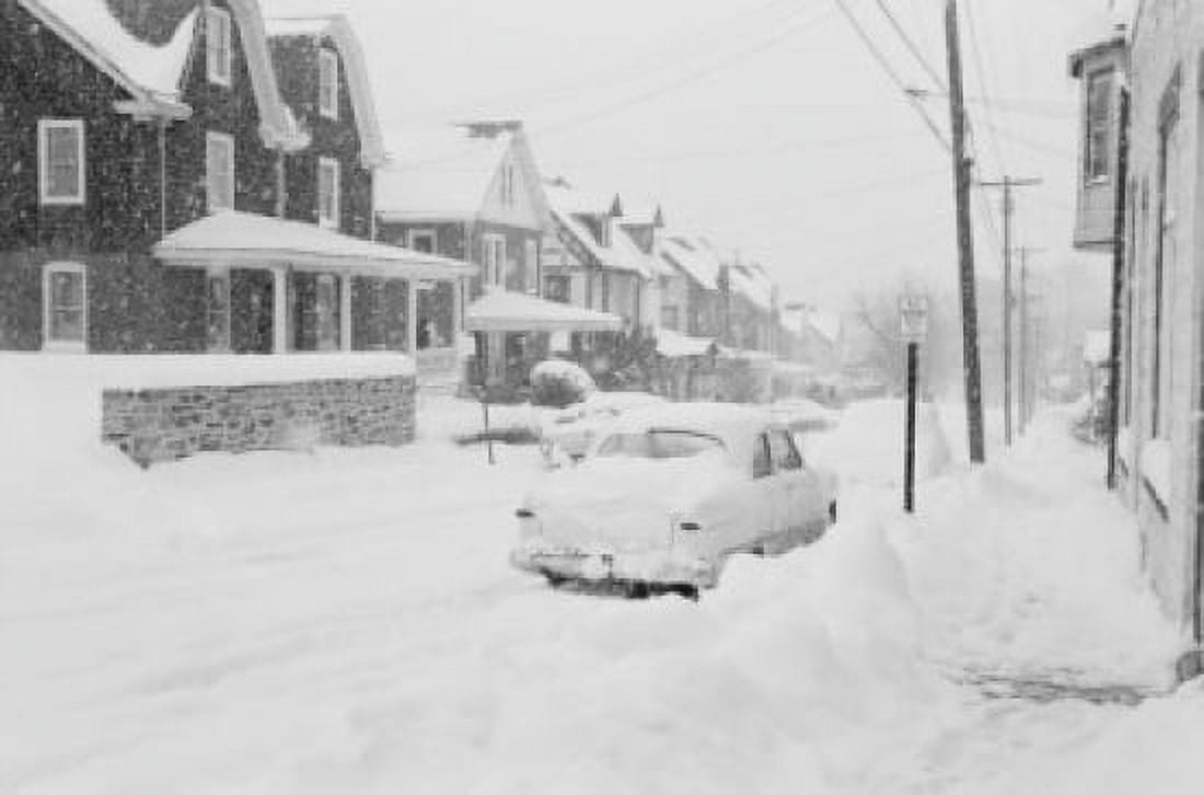 USA Pennsylvania Jenkintown Suburban snow storm Canvas Art - (18 x 24)