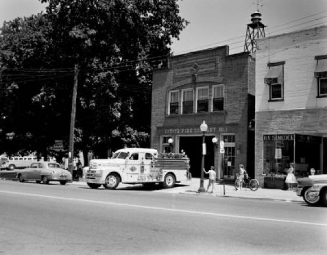 USA Pennsylvania Lititz street scene Canvas Art - (24 x 36)