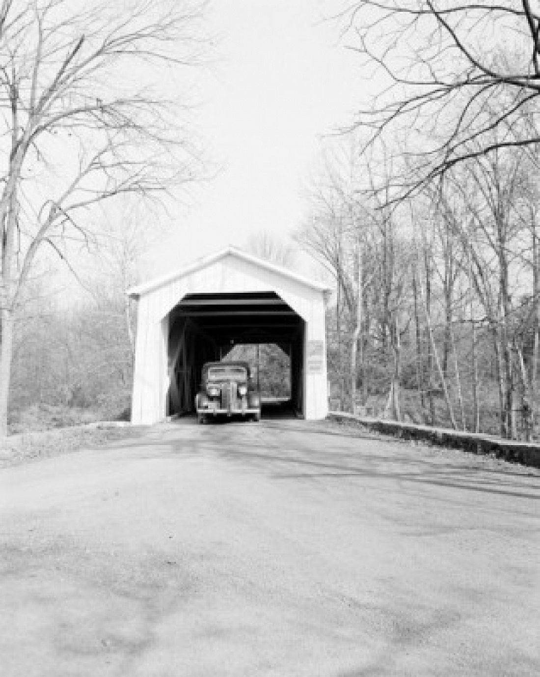 USA Portland - Pennsylvania to Columbia - New Jersey Covered bridge over the Delaware river Canvas Art - (18 x 24)