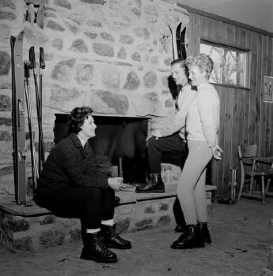USA Relaxing at ski lodge Canvas Art - (18 x 24)