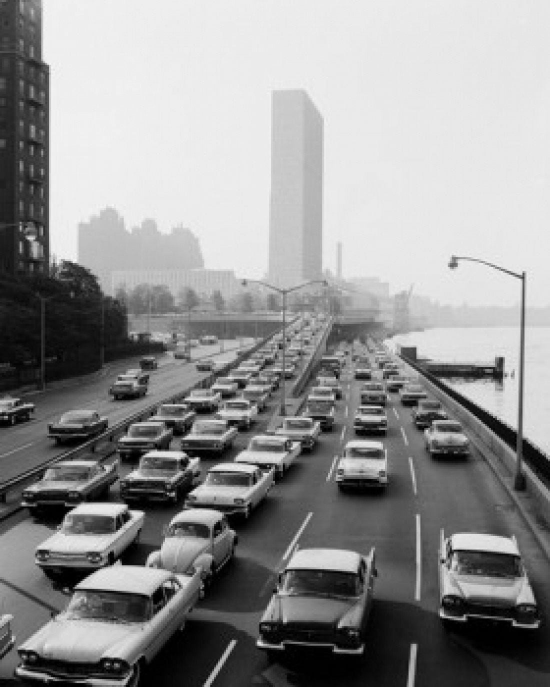 USA Rush hour traffic leaving New York City on East River Drive at 48th Street Canvas Art - (24 x 36)