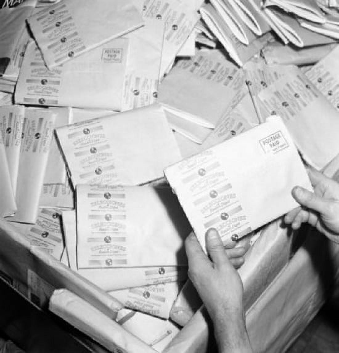 USA Sorting foreign mail at US Post Office Canvas Art - (24 x 36)