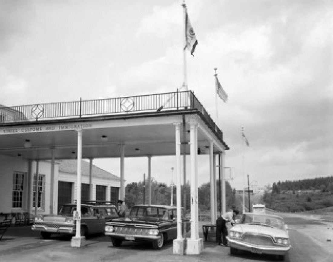 USA Vermont Norton United States Customs Station Canvas Art - (18 x 24)