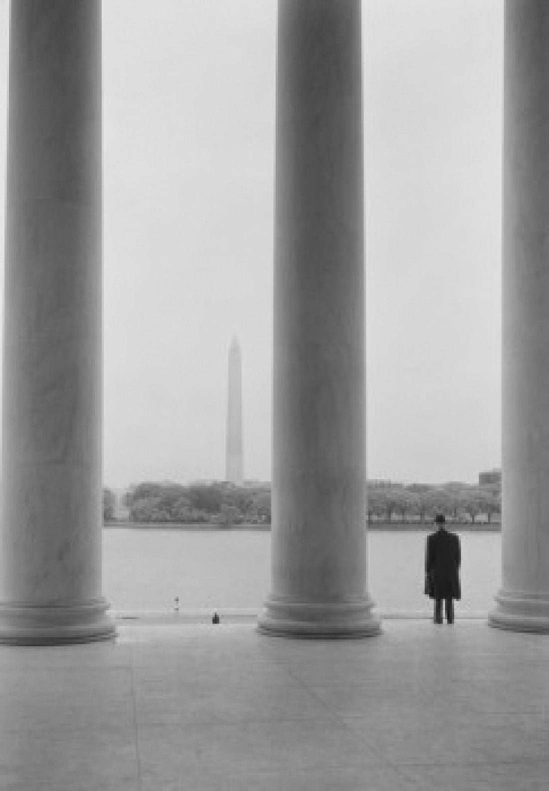USA Washington DC Man looking from Jefferson Memorial to Washington Monument Canvas Art - (24 x 36)