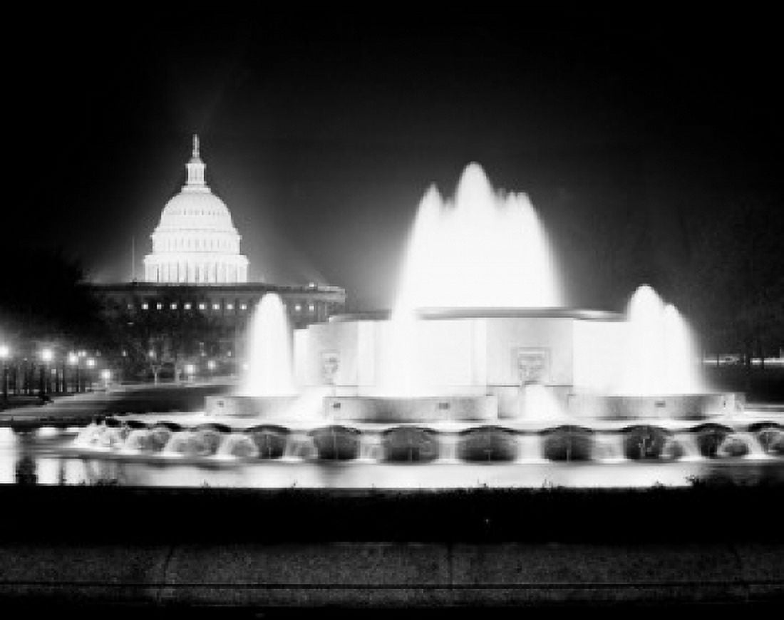 USA Washington DC US Capitol at night Canvas Art - (18 x 24)