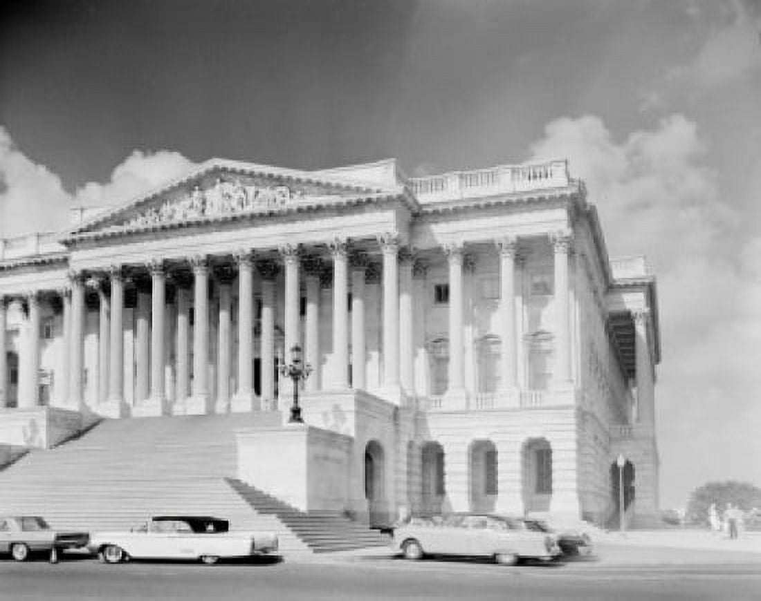 USA Washington DC US Senate Building Canvas Art - (18 x 24)