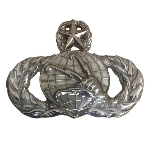 USAF Master Communications & Information Badge Insignia - Vintage Military Pin