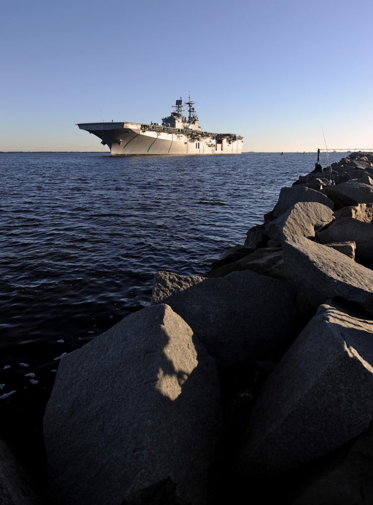 USS Bataan arrives at Naval Station Mayport Florida Canvas Art - Stocktrek Images (24 x 33)