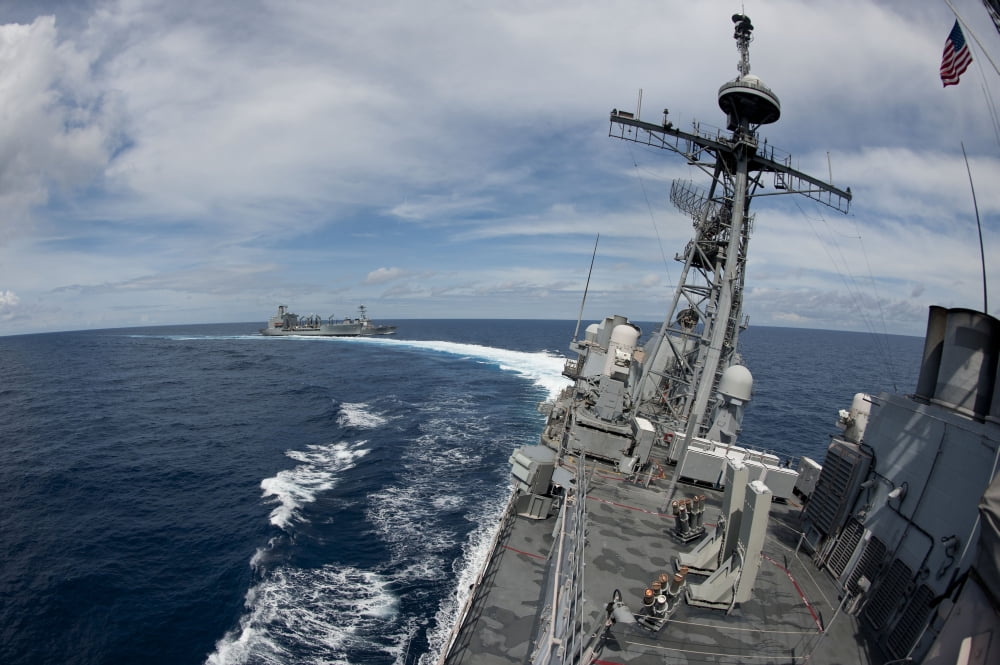 USS Cowpens makes a high speed turn after an underway replenishment Canvas Art - Stocktrek Images (35 x 23)