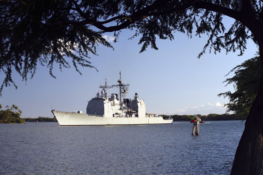 USS Mobile Bay transits into Pearl Harbor channel Canvas Art - Michael WoodStocktrek Images (34 x 23)