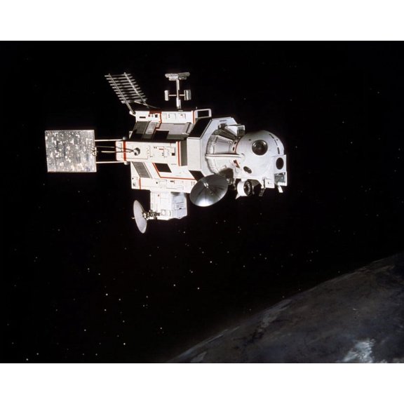 Ufo 24X36 Classic Hollywood Poster Sid Orbits Earth