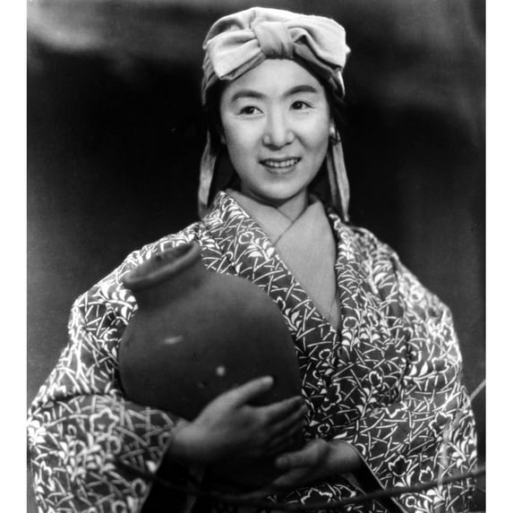 Ugetsu (Aka Ugetsu Monogatari Aka Tales Of The Pale And Silvery Moon After The Rain Aka Tales Of A Pale And Mysterious Moon After The Rain) Kinuyo Tanaka 1953. Photo Print (8 x 10)
