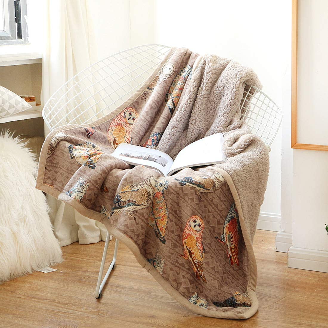 Ukeler Flannel Sherpa Throws 50'' x 60'' - Cute Colorful Owl Design Soft Plush Flannel Blanket Throws for Bed/Couch/Sofa/Office/Camping