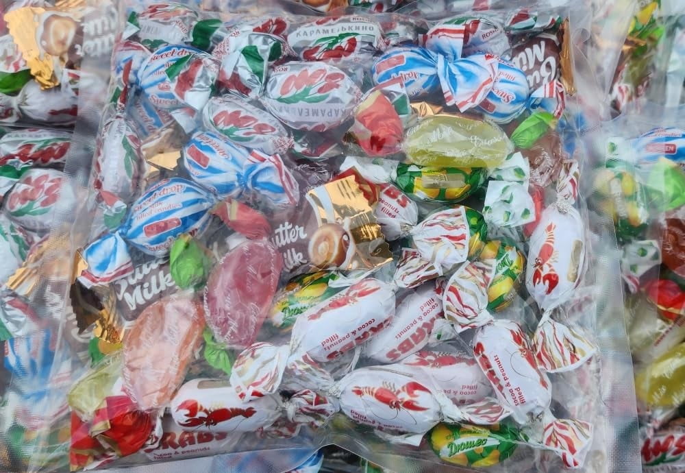 Ukrainian Assorted Caramel Candy Mix by HolanDeli 12oz Bag. (6 types of different candy).