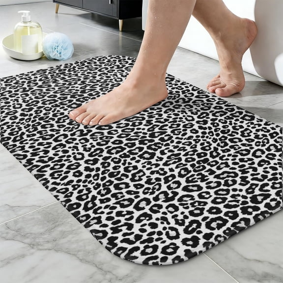 Ultra Soft Absorbent Bath Mat 20x31.5 Inch Fluid Smoke Aurora Art Style, Leopard Animal Print