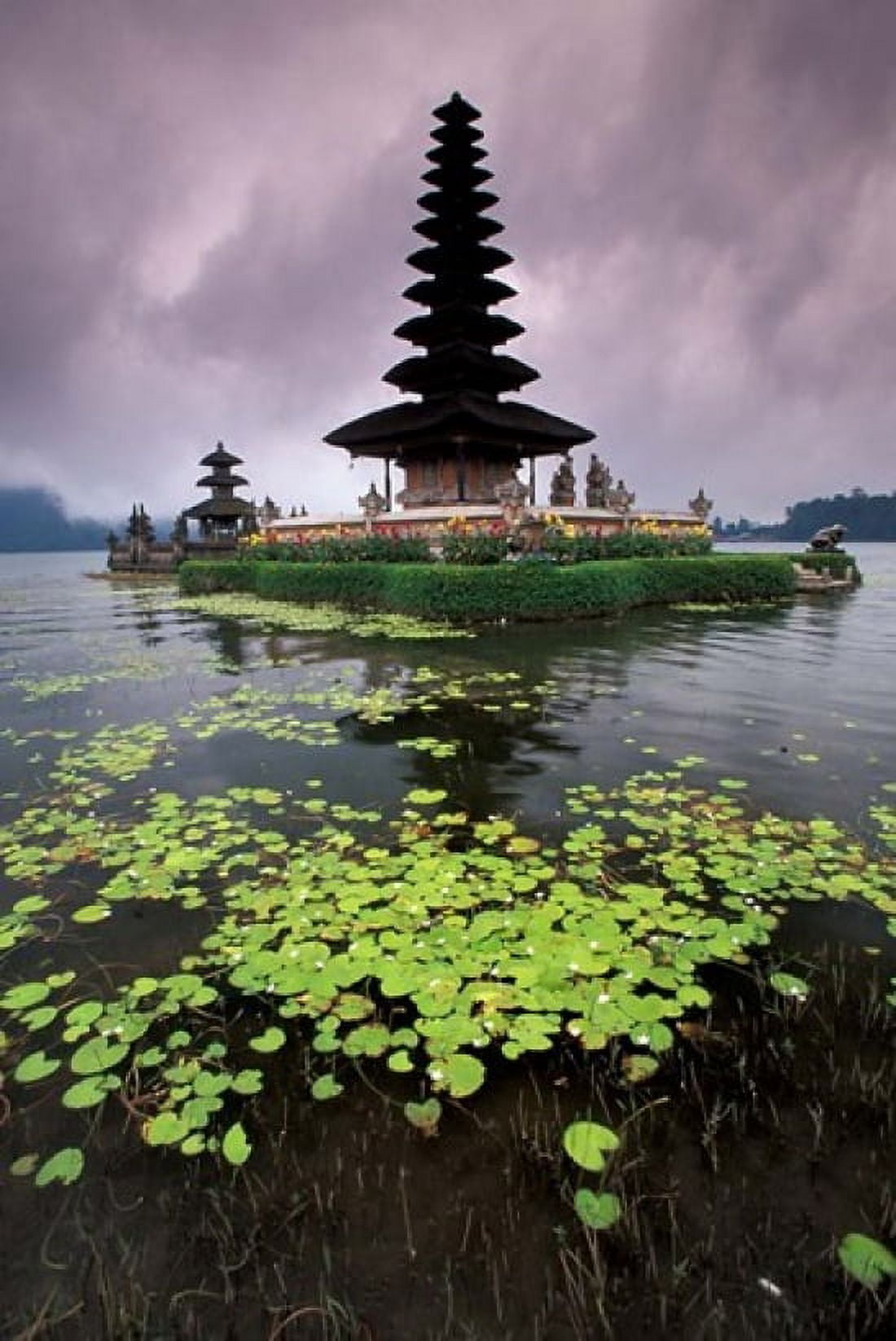 Ulun Danu Temple Bali Indonesia Canvas Art - Gavriel Jecan DanitaDelimont (18 x 26)
