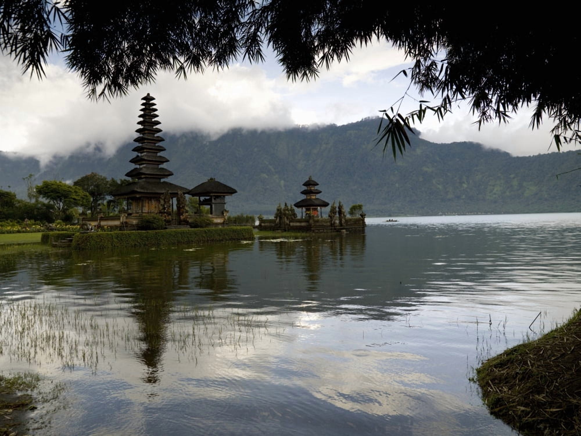 Ulun Danu Temple On Beratan Lake Bali Indonesia Canvas Art - Keith Levit Design Pics (20 x 15)