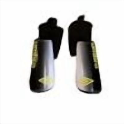 Umbro Youth Stirrup Soccer Shinguards- Black/White/Green 4ft 2in to 5ft.