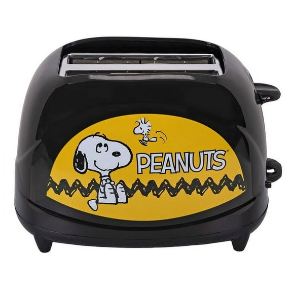 Uncanny Brands Peanuts Snoopy Toaster