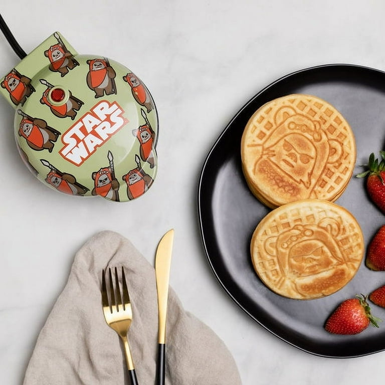 Uncanny Brands スターウォーズ ミニ Ewok ワッフルメーカー Uncanny Brands Star Wars Mini Ewok Waffle Maker - Walmart.com