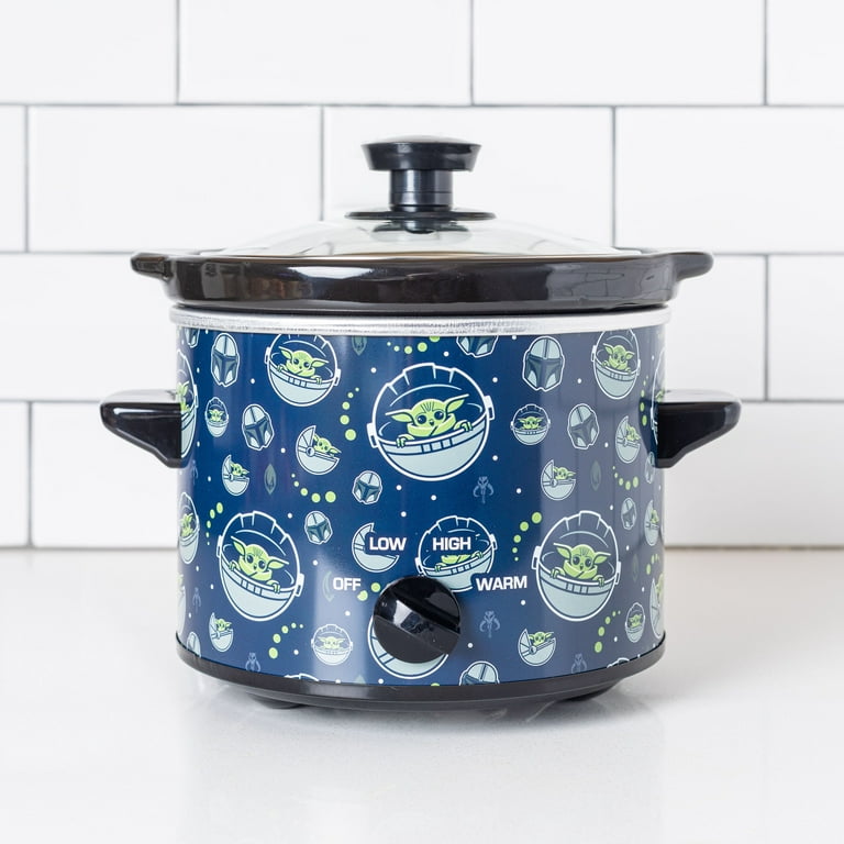 Uncanny Brands Star Wars The Mandalorian 2 Qt Slow Cooker