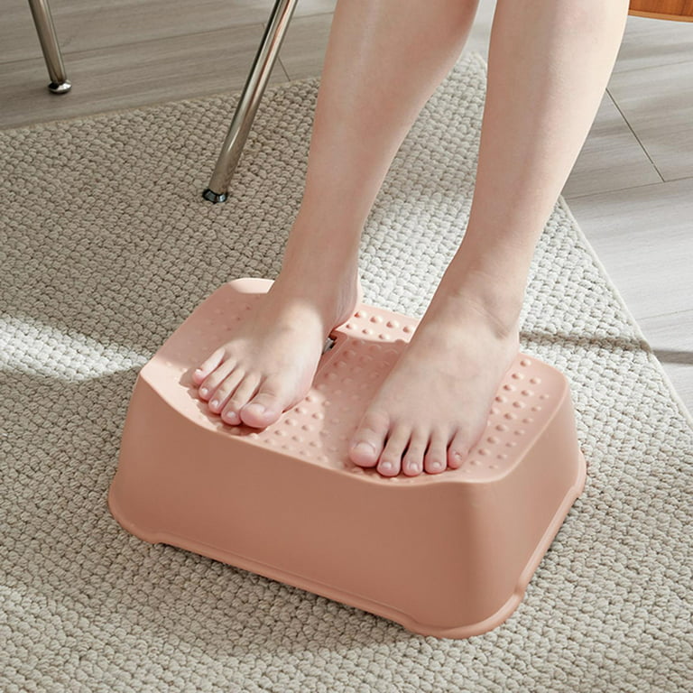 https://i5.walmartimages.com/seo/Under-Desk-Foot-Rest-Compact-Feet-And-Leg-Rest-Pillow-Leg-Feet-Support-Tilt-Angle-Foot-Stool-Under-Desk-Footrest-For-Gaming-Pink_964401cf-94df-40e0-afd5-a4fa70fad13d.de28a293517d8f9227e1346f946eec29.jpeg?odnHeight=768&odnWidth=768&odnBg=FFFFFF