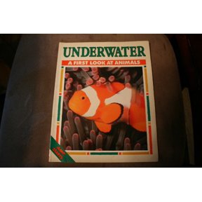Pre-Owned Underwater a First Look At Animals (Jump! Starts), 9780590615457, 0590615459, Paperback,