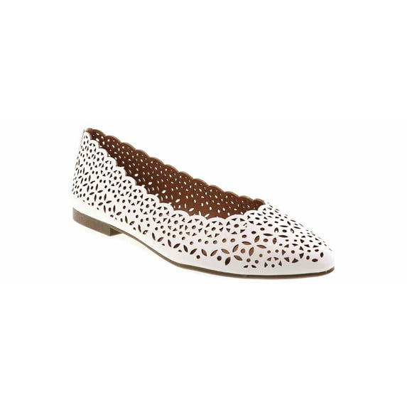 Unionbay Woodbury Perforated Flat Casual Shoe White in Size 8.5
